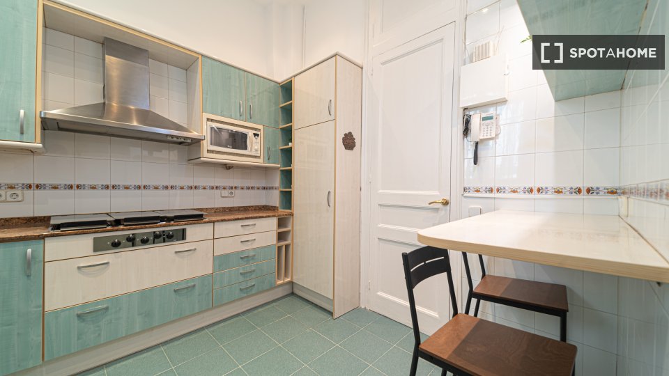 Double room Barcelona, 8 beds, 190m² — photo 11