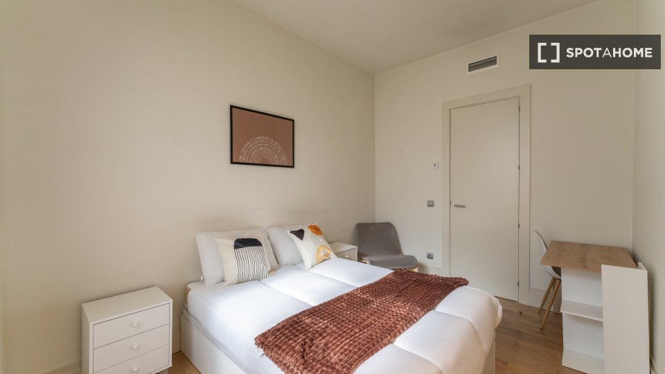 Double room Madrid, 6 beds — photo 12