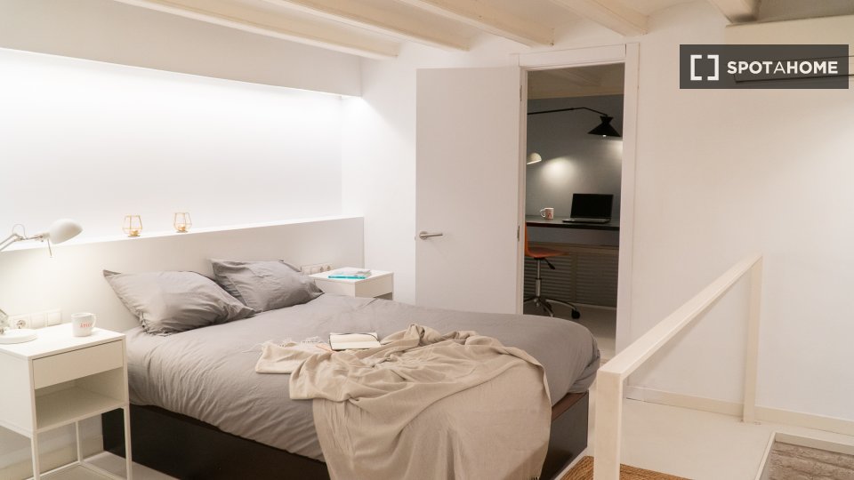 Double room Barcelona, 4 beds — photo 10