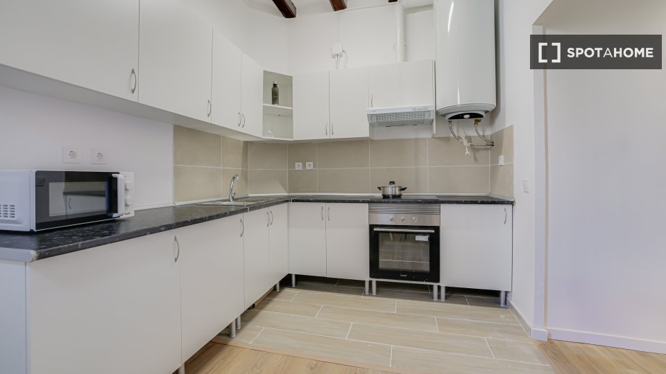 Double room Barcelona, 5 beds — photo 16
