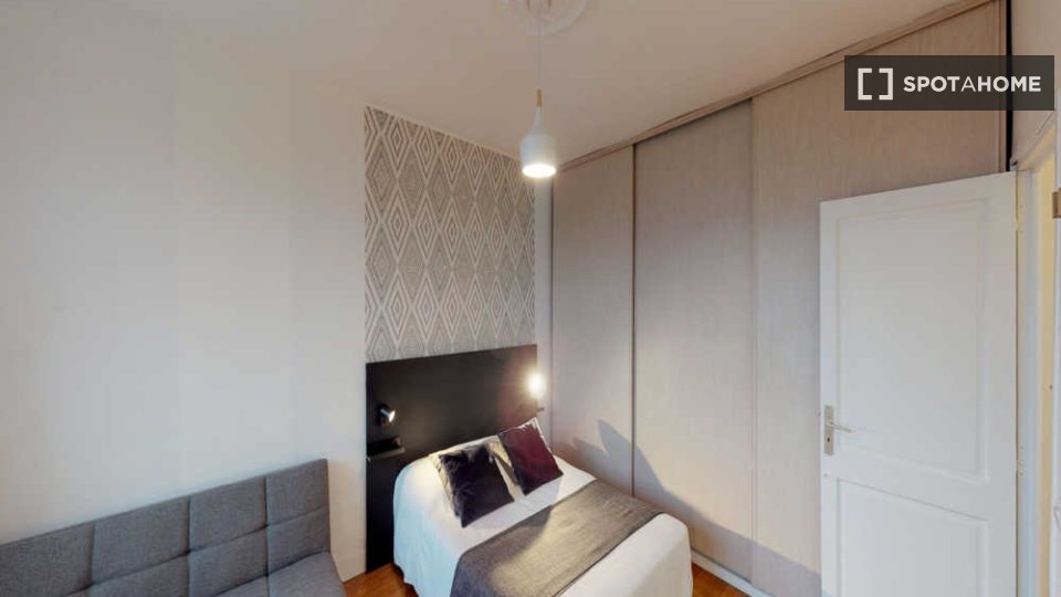 Double room Paris, 4 beds, 90m² — photo 1