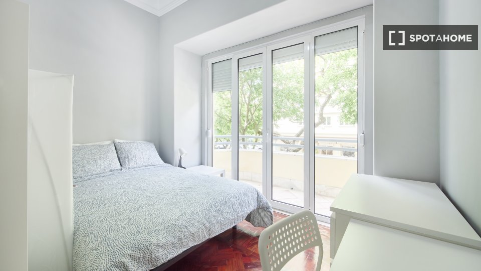 Double room Lisbon, 14 beds — photo 34