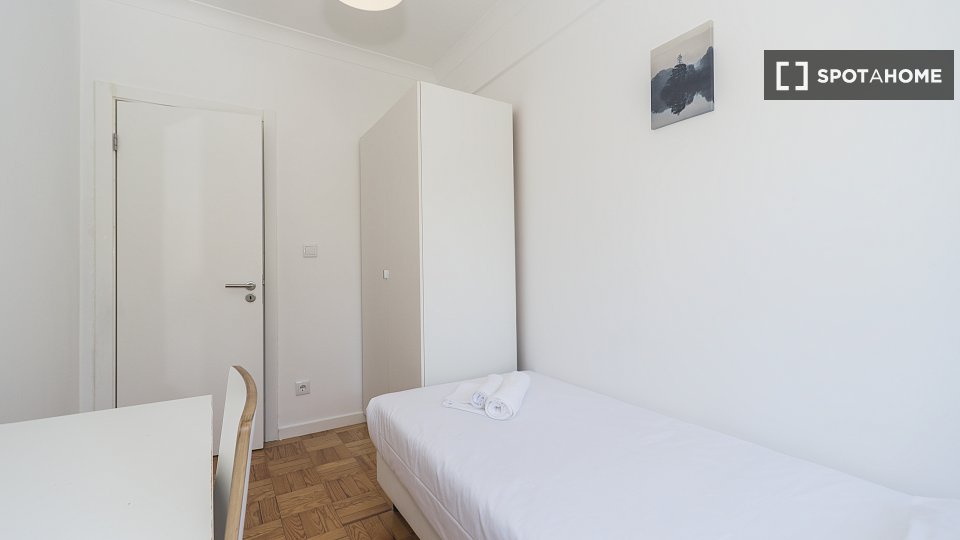 Double room Lisbon, 6 beds — photo 2