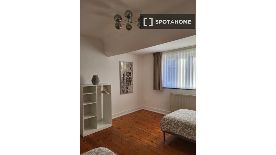 Double room Brussels, 6 beds — photo 2