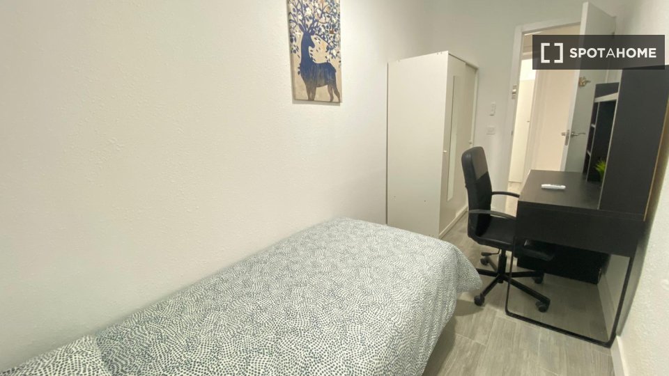 Double room Madrid, 4 beds — photo 5