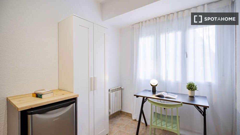 Double room Madrid, 25 beds — photo 8