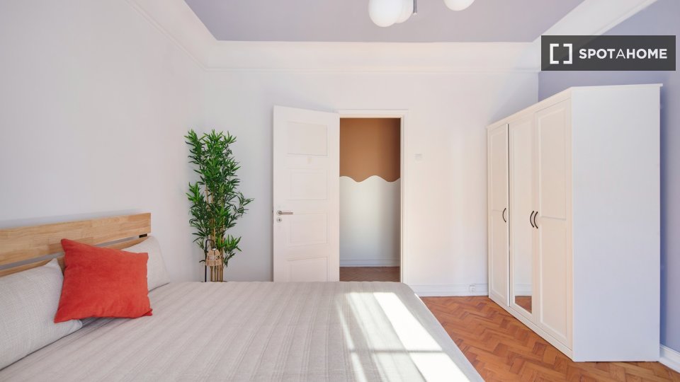 Double room Lisbon, 6 beds — photo 33