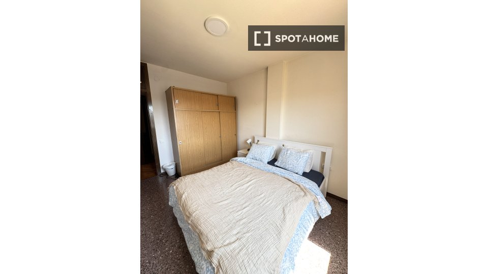 Double room Barcelona, 1 bed, 80m² — photo 5