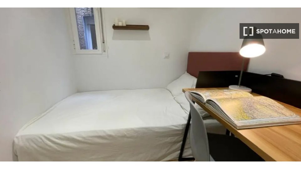 Double room Madrid, 12 beds — photo 32