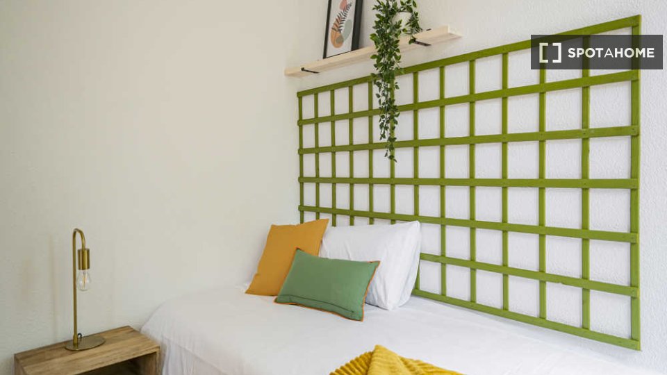 Double room Madrid, 7 beds — photo 50