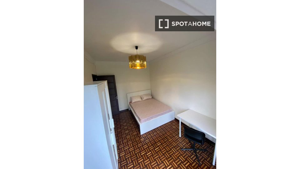 Double room Lisbon, 4 beds, 112m² — photo 4