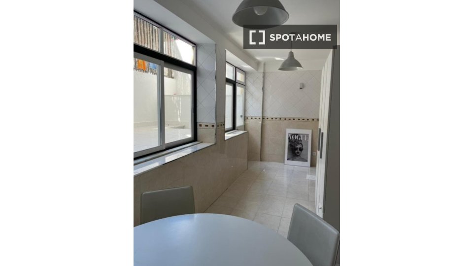 Double room Lisbon, 6 beds, 150m² — photo 18