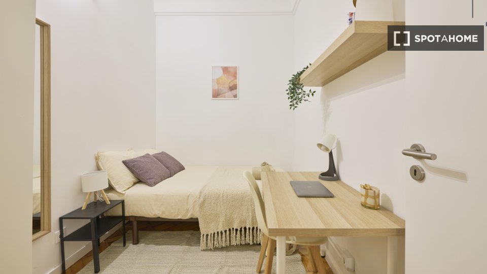 Double room Lisbon, 11 beds — photo 20