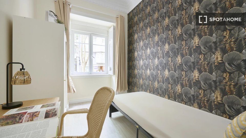 Double room Lisbon, 5 beds — photo 4