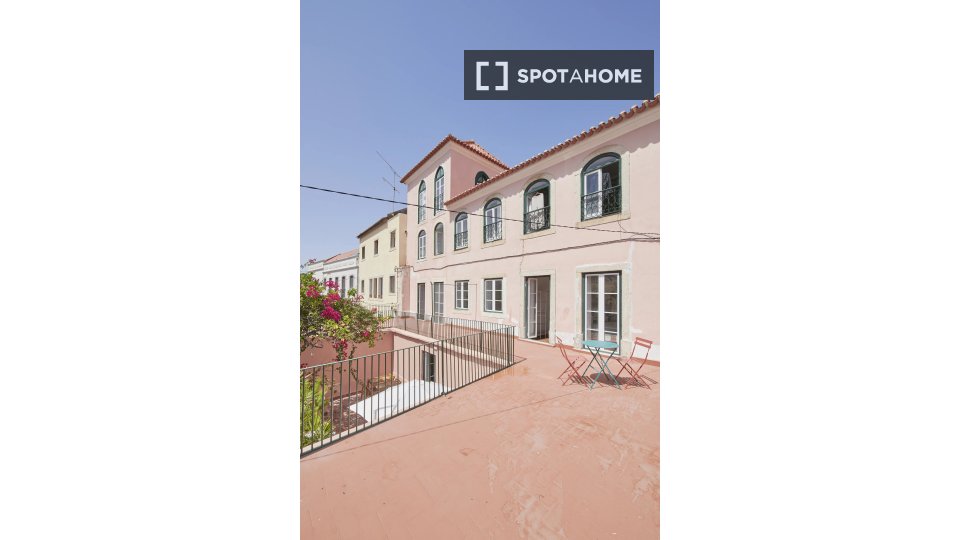 Double room Lisbon, 13 beds — photo 16