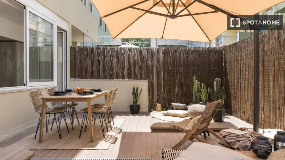 Apartment Lisbon, 2 beds — photo 18