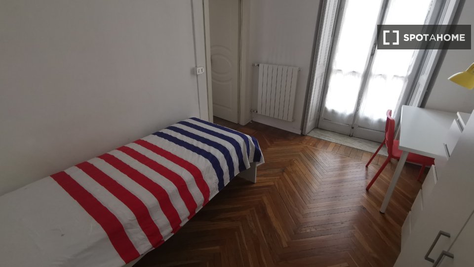 Camera doppia Torino, 6 camere, 166m² — foto 2