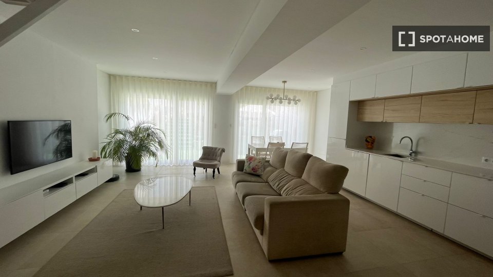 Double room Lisbon, 5 beds — photo 17