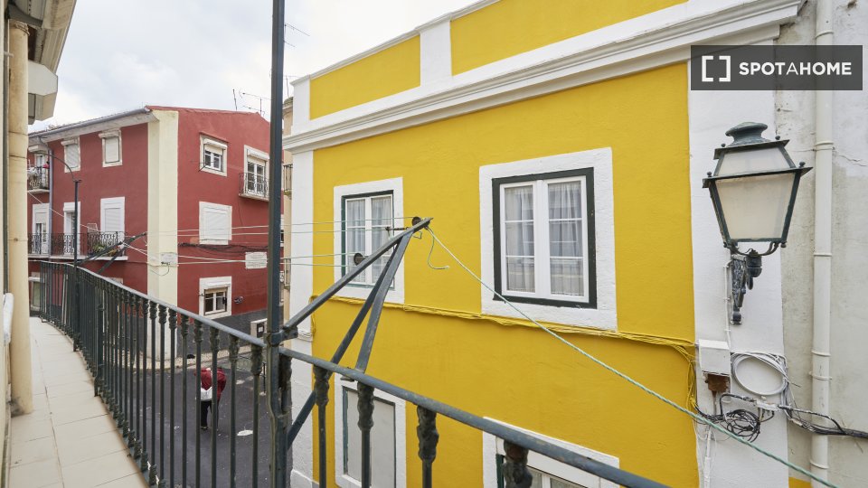 Double room Lisbon, 4 beds — photo 14