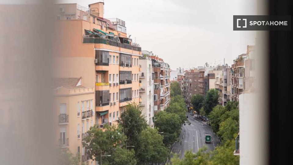 Double room Madrid, 6 beds — photo 11