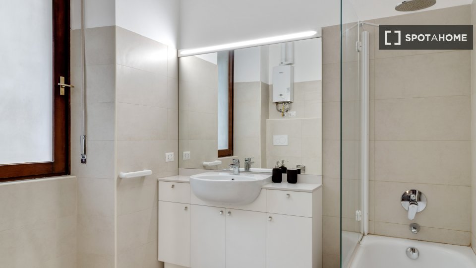 Double room Milan, 7 beds, 180m² — photo 8