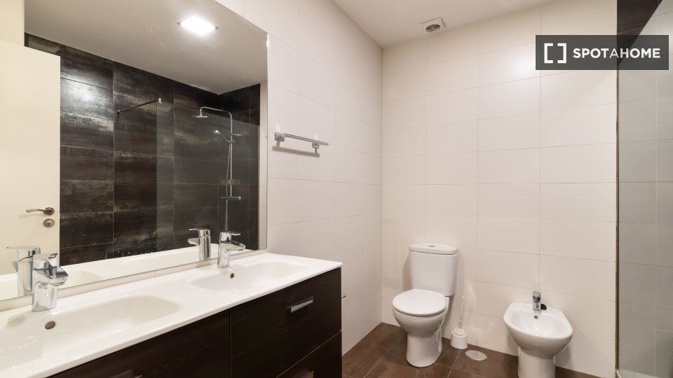 Double room Madrid, 7 beds, 230m² — photo 16
