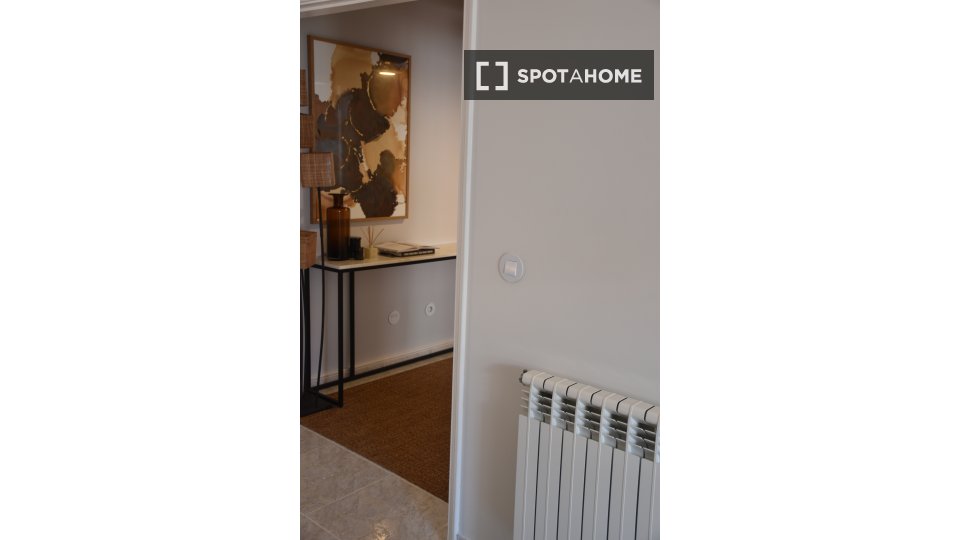Apartment Lisbon, 2 beds, 100m² — photo 11