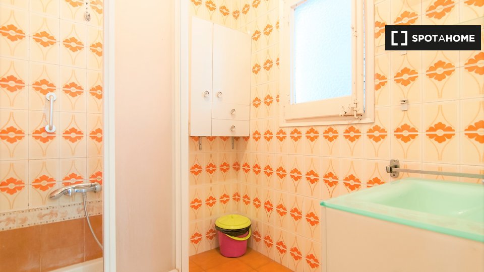 Double room Barcelona, 10 beds, 150m² — photo 22