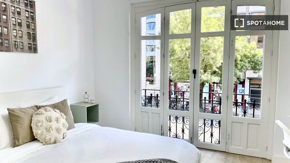 Double room Madrid, 7 beds — photo 52