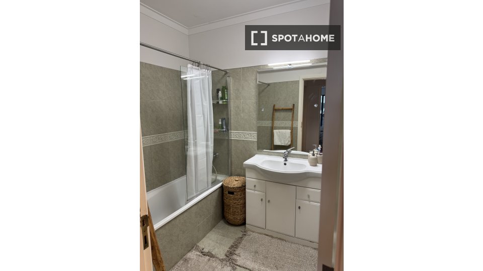 Apartment Lisbon, 2 beds, 108m² — photo 6