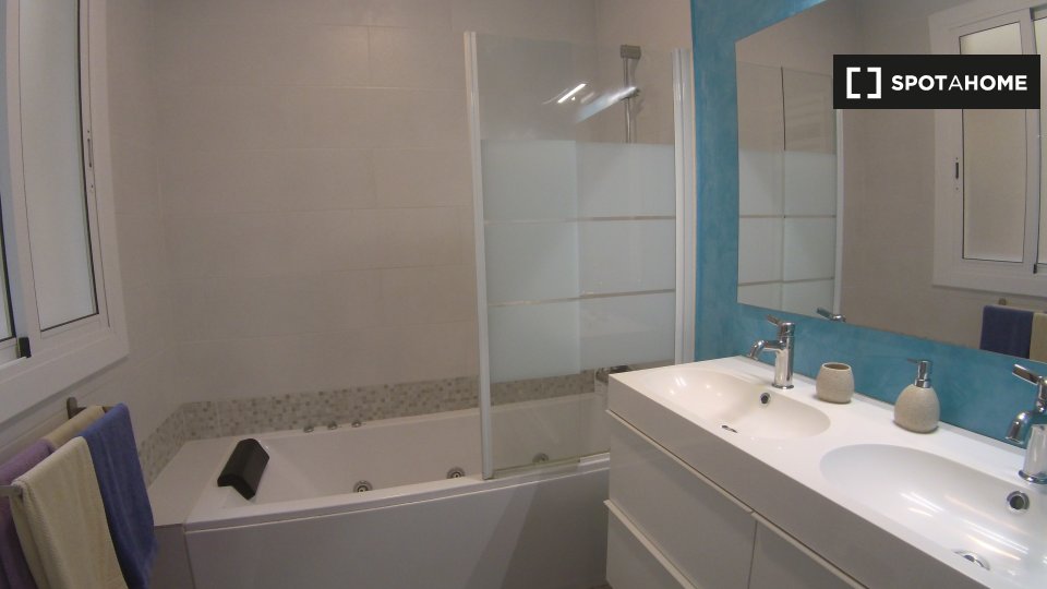 Apartment Barcelona, 3 beds, 70m² — photo 3