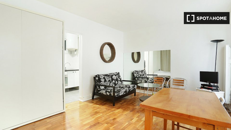 Studio apartment for rent in 17th arrondissement, Paris - en París