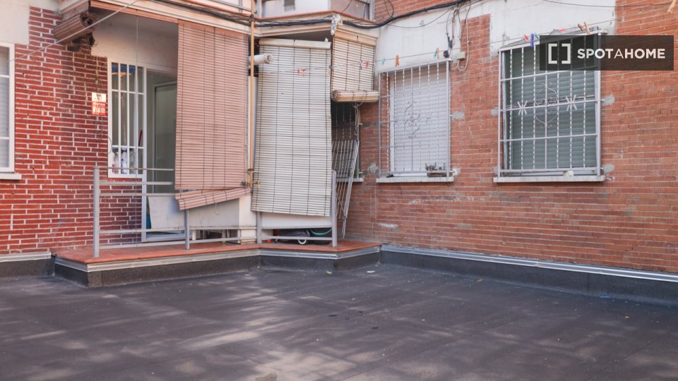 Double room Madrid, 5 beds — photo 4
