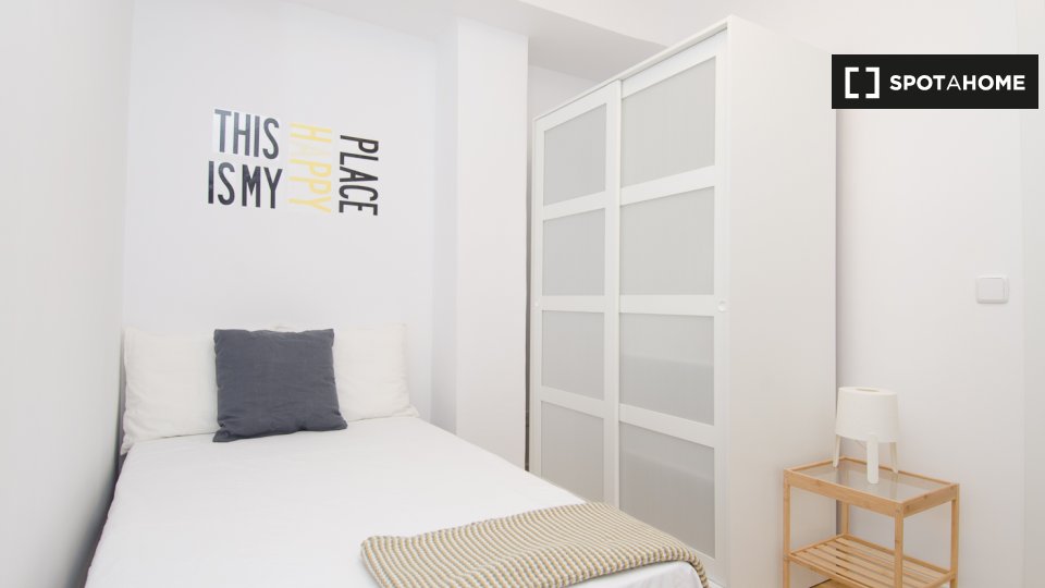 Double room Madrid, 6 beds — photo 14