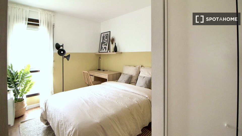 Double room Paris, 5 beds — photo 1