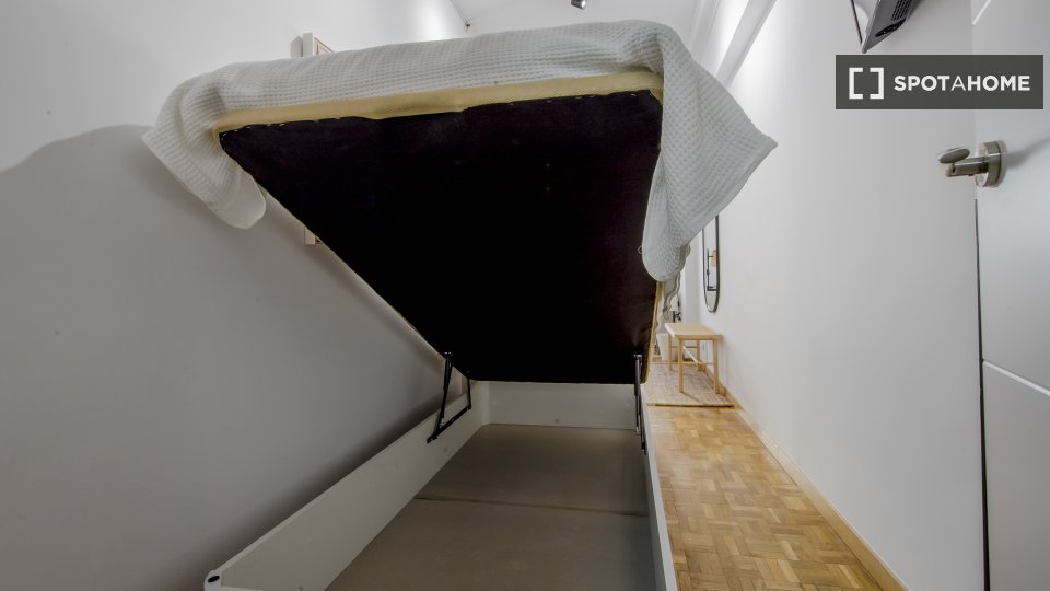 Double room Madrid, 8 beds — photo 7
