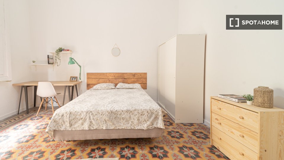 Double room Barcelona, 14 beds, 400m² — photo 11