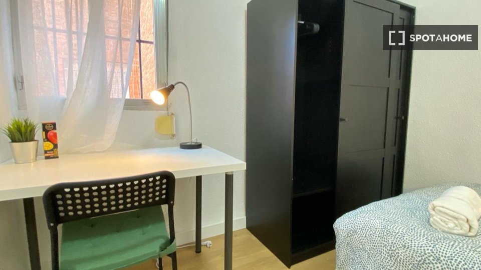 Double room Madrid, 4 beds — photo 15