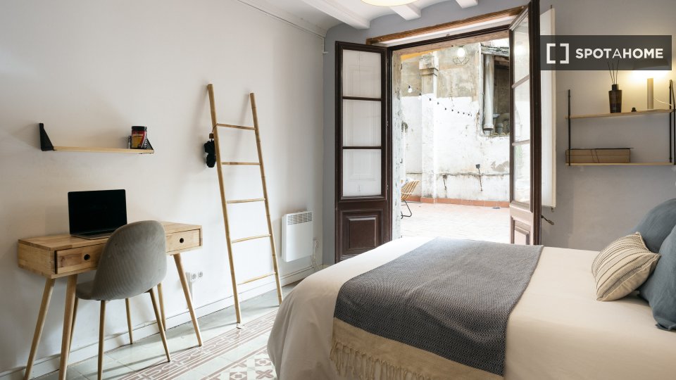 Double room Barcelona, 5 beds, 140m² — photo 50