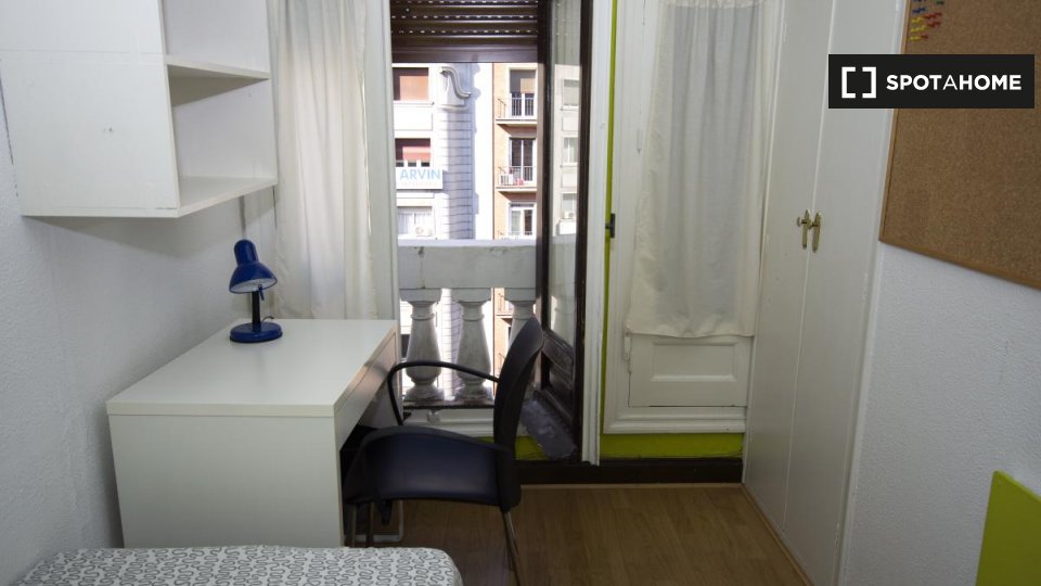 Double room Madrid, 11 beds — photo 2