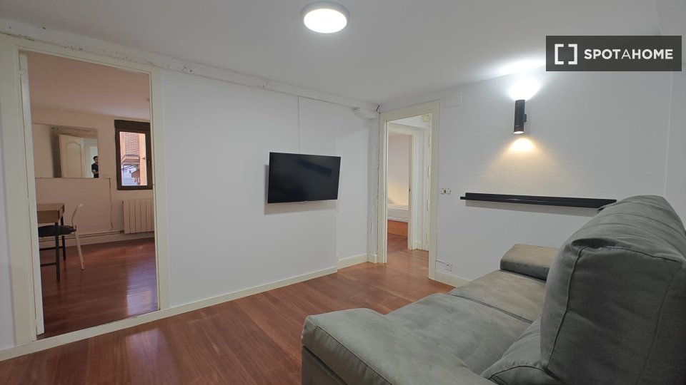 Apartment Bilbao, 3 beds, 65m² — photo 3