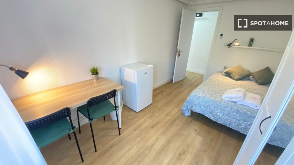 Double room Madrid, 4 beds — photo 8