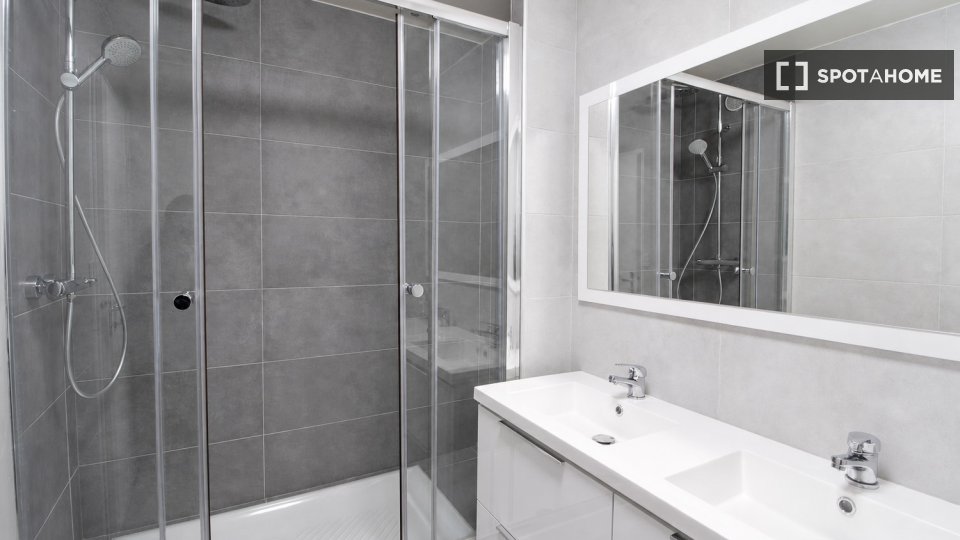 Chambre double Paris, 4 chambres — photo 26