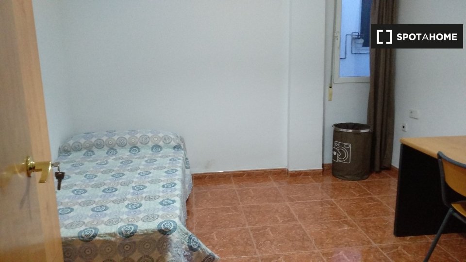 Double room Valencia, 6 beds, 160m² — photo 1