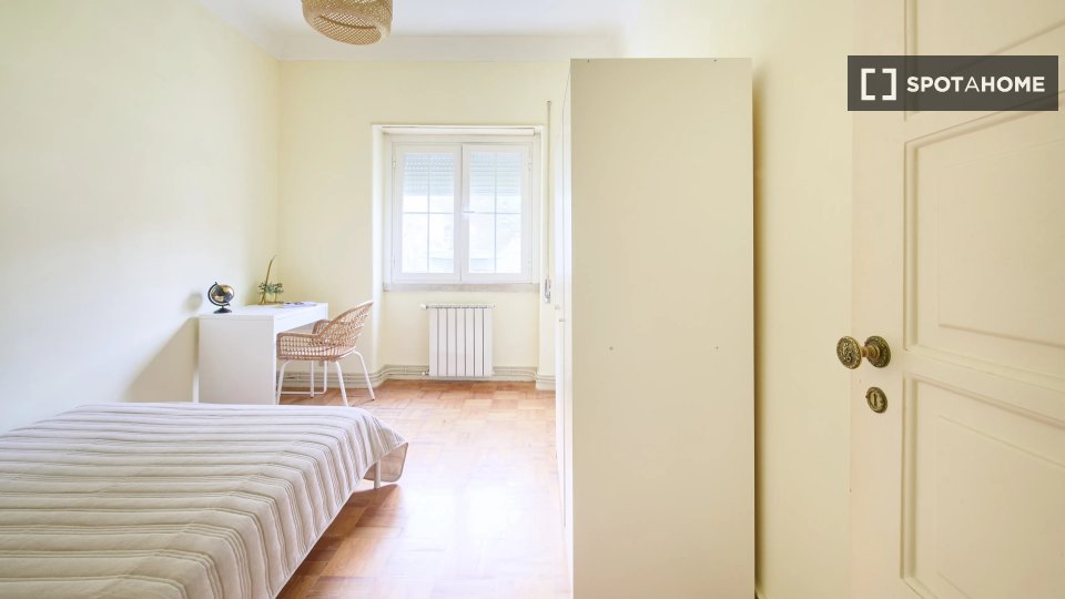 Double room Lisbon, 6 beds — photo 1