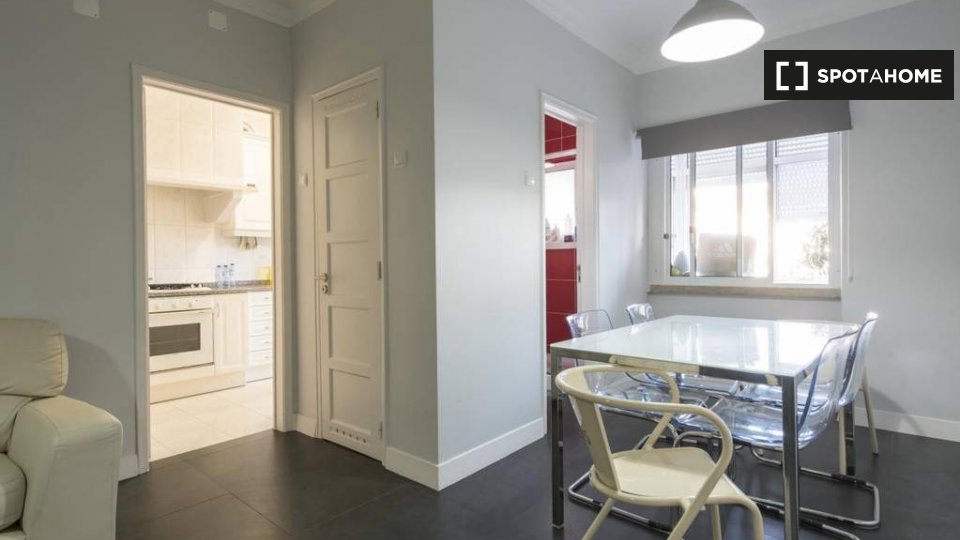Double room Lisbon, 4 beds, 160m² — photo 8