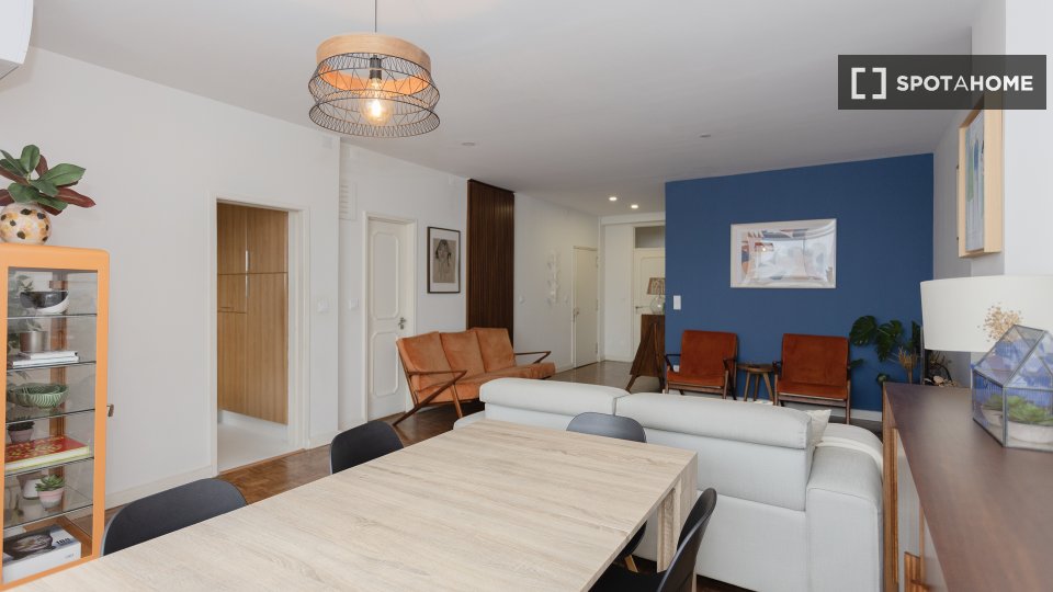 Apartment Porto, 3 beds, 140m² — photo 17