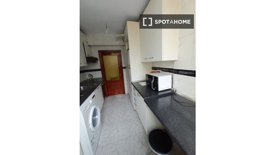 Double room Madrid, 5 beds — photo 13