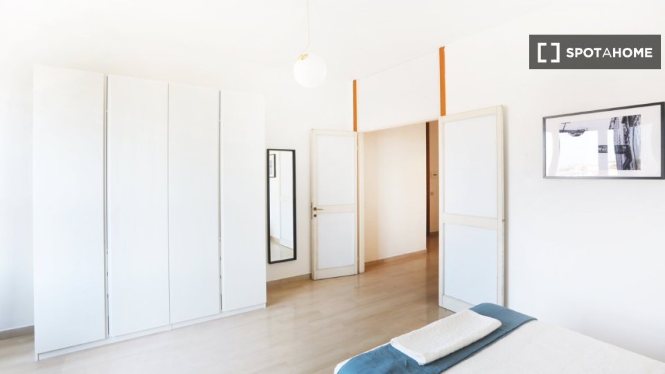 Double room Milan, 3 beds, 101m² — photo 2