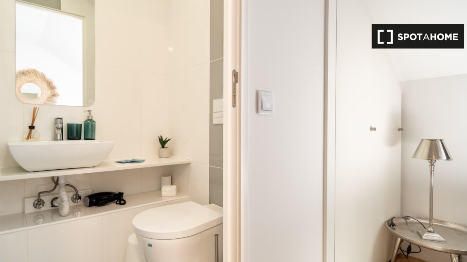 Apartment Lisbon, 2 beds — photo 16